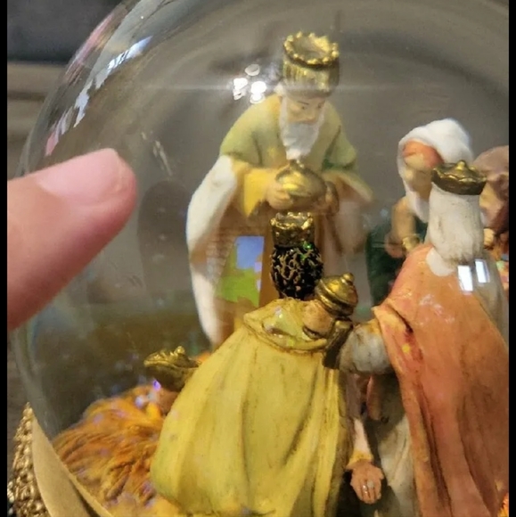 Fontanini Nativity Musical Glitterdome Snowglobe Three Kings - Picture 4 of 6